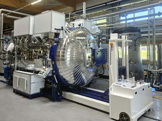 Vakuumlötofen in der Miba Cooling 